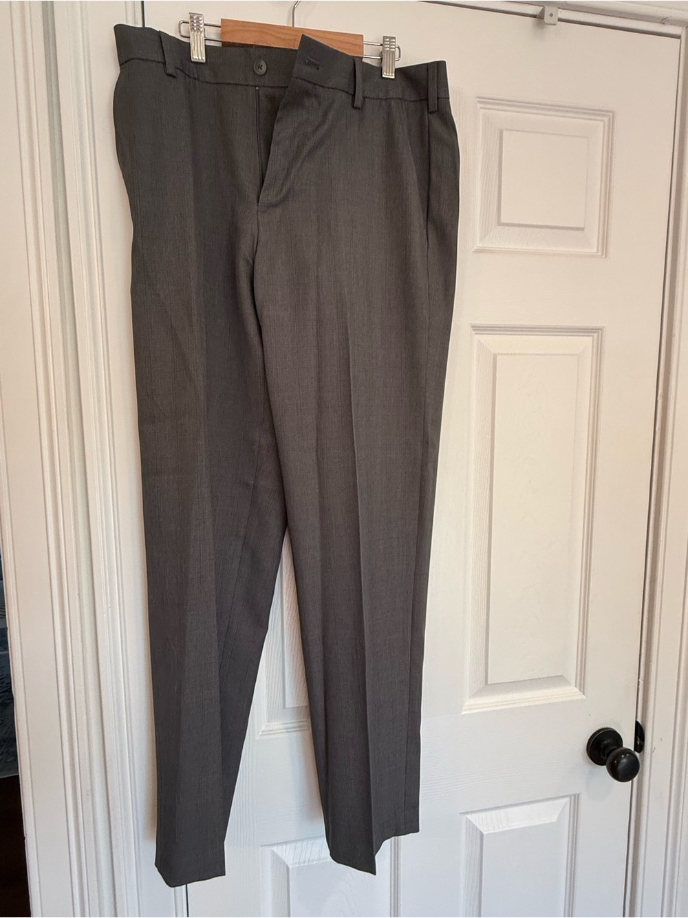 Van Heusen Men's Straight Dress Pants in Charcoal
